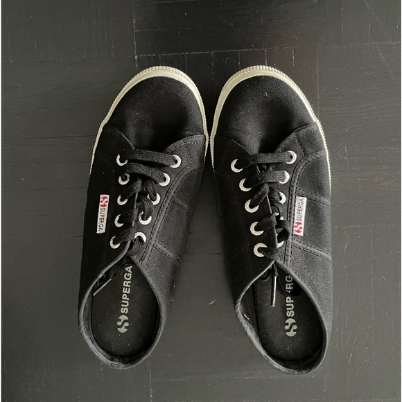 Superga Slip On Sneaker Size 7. - Picture 3 of 3